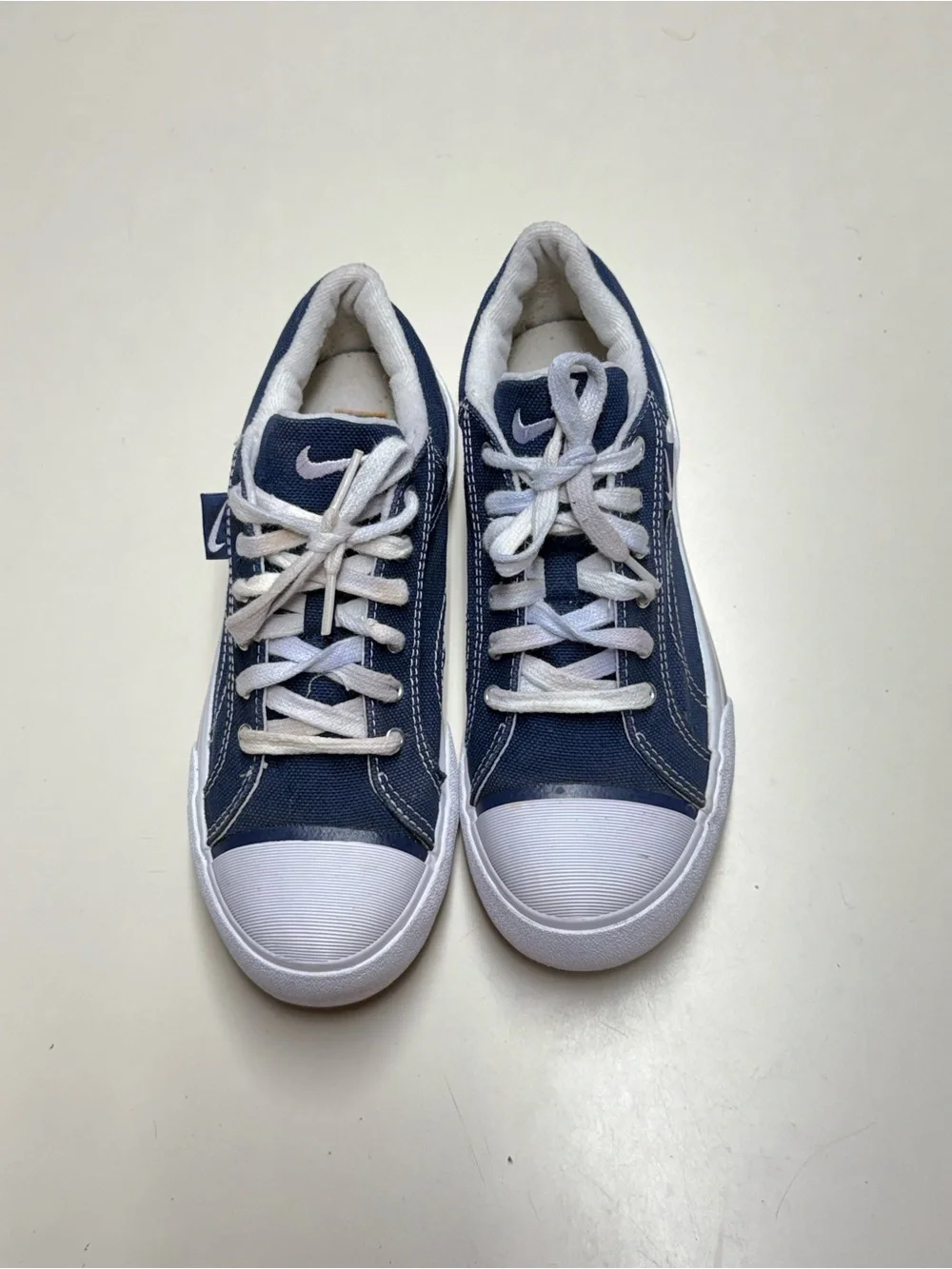 Nike Women’s Canvas Low Top Sneakers Blue White Lace-Up Casual Size 6 Pre owned